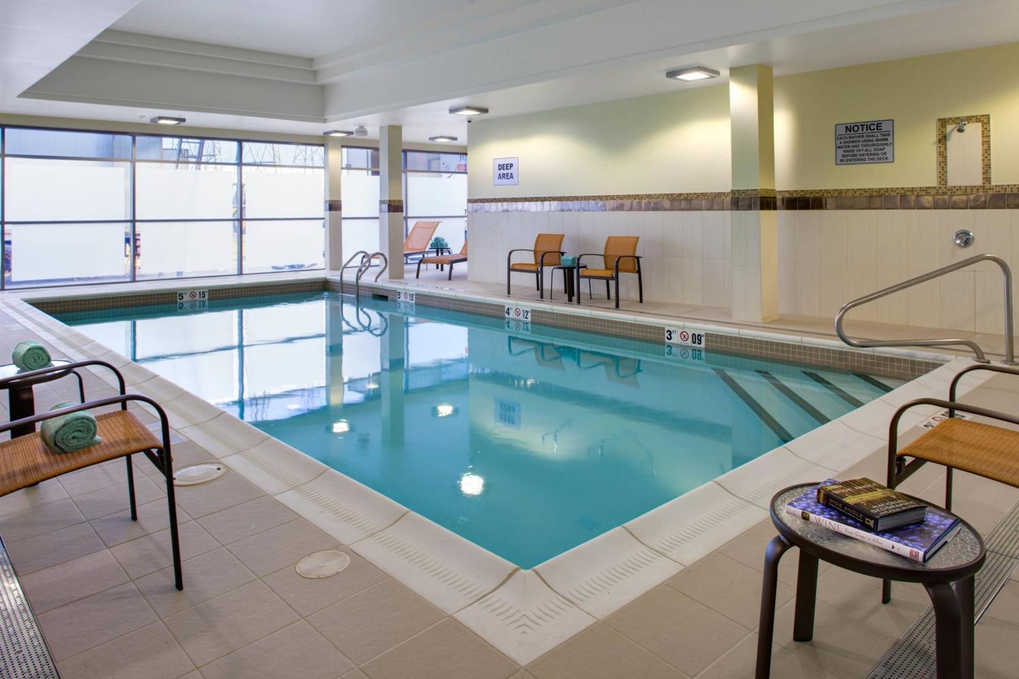 Courtyard By Marriott London Hotel Luaran gambar